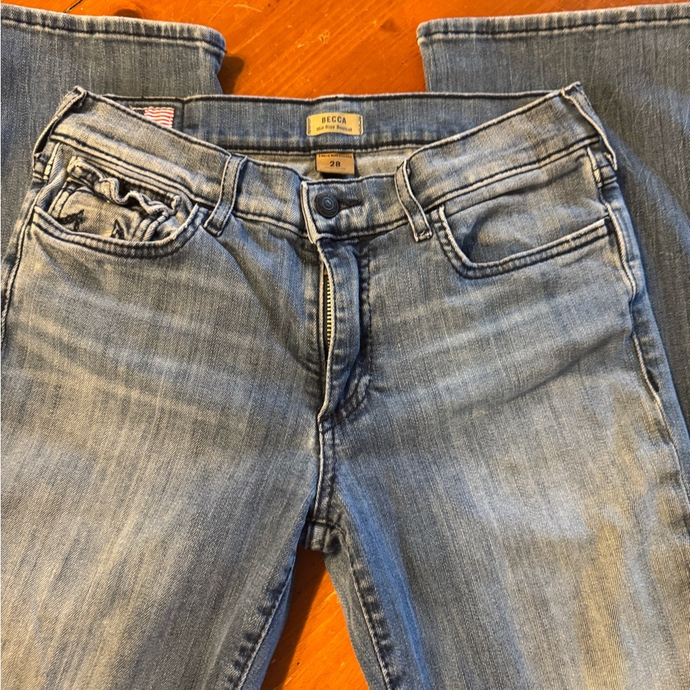 Cute jeans!